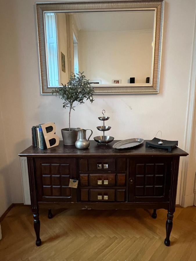 Bourgeois Elegance In The Heart Of Budapeszt Zewnętrze zdjęcie