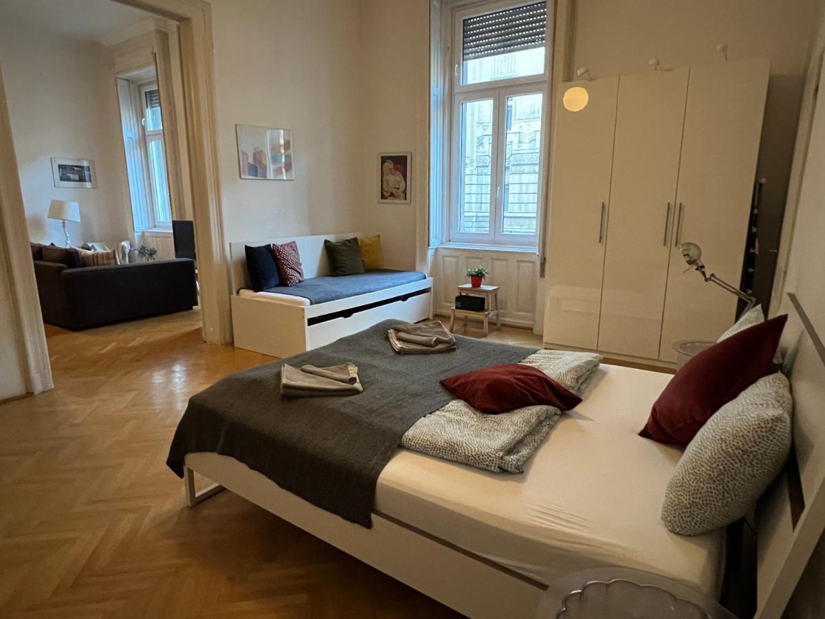 Bourgeois Elegance In The Heart Of Budapeszt Zewnętrze zdjęcie